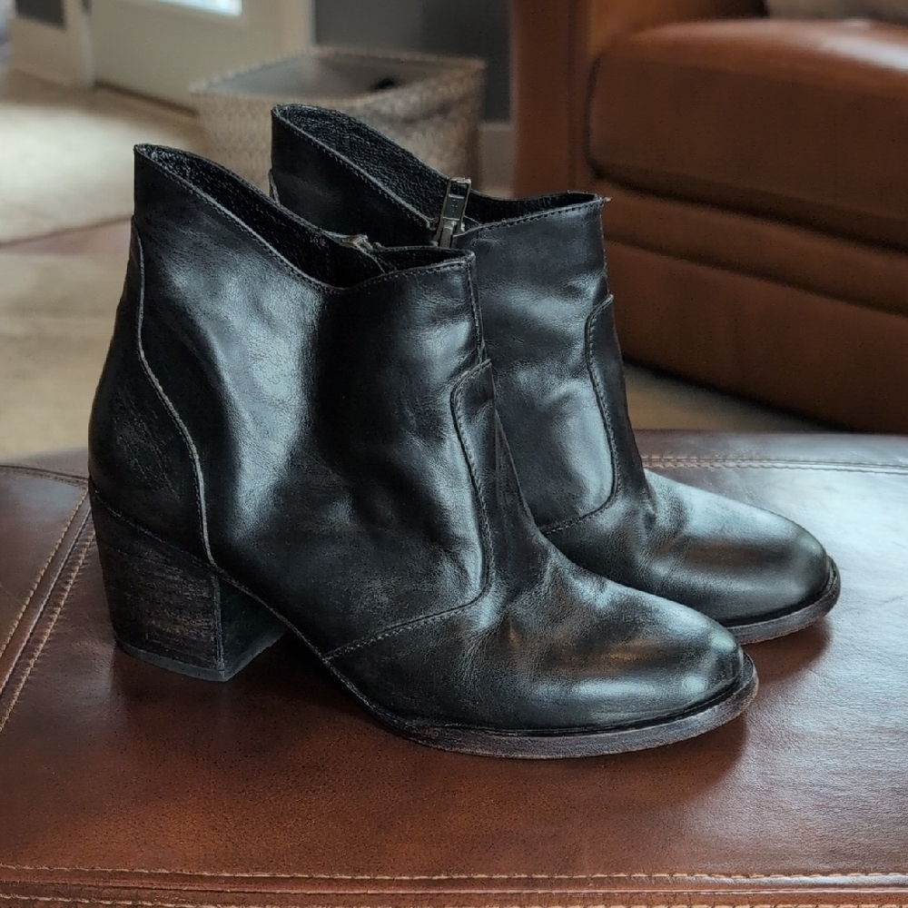 Esquivel Hand Made Black Leather Ankle Boots 6.5